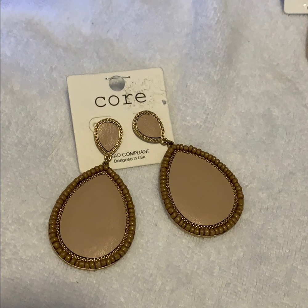 Dangle earrings